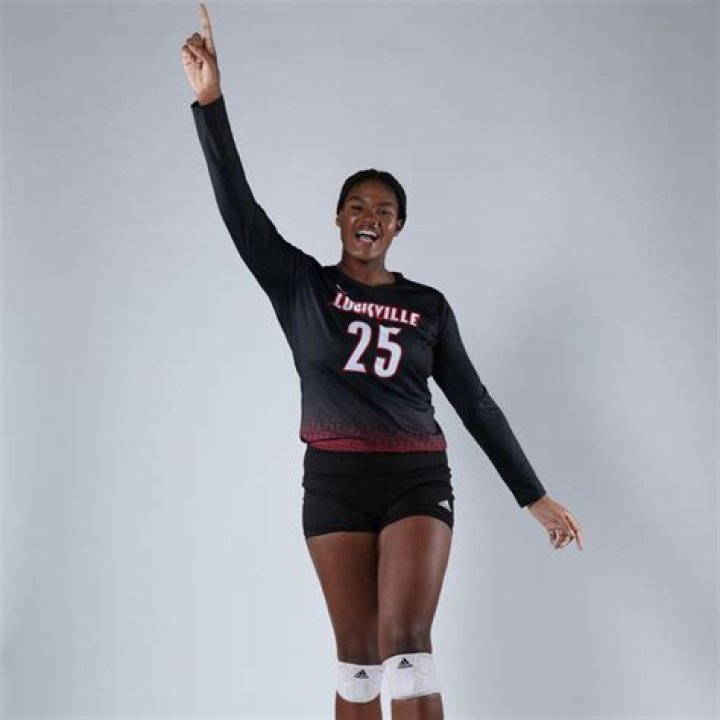 Julie Pitt Neal Height, Weight, Net Worth, Age, Birthday, Wikipedia, Who, Instagram, Biography