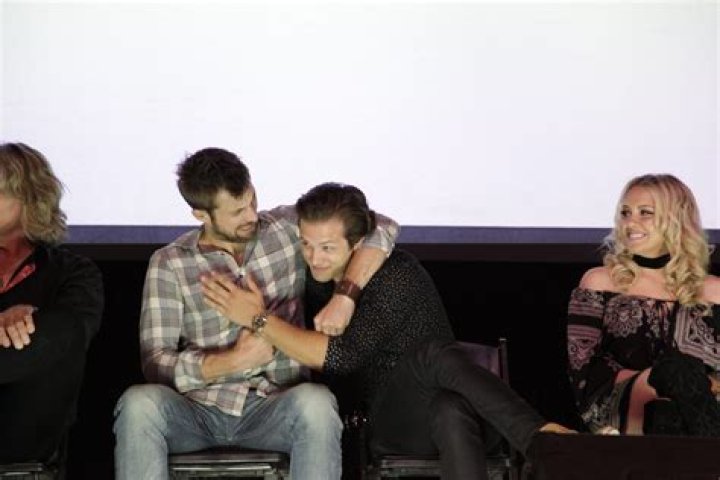 
Justin Deeley Height, Weight, Net Worth, Age, Birthday, Wikipedia, Who, Nationality, Biography 