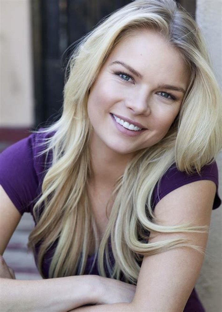  Kelli Goss
