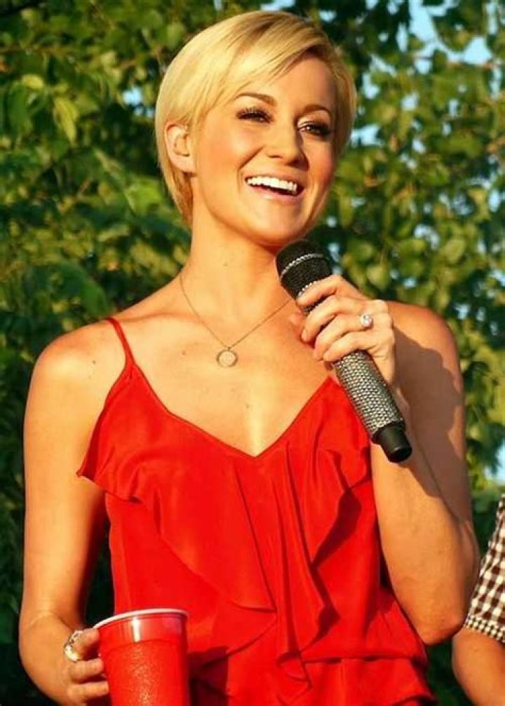 Kellie Pickler Height, Weight, Net Worth, Age, Birthday, Wikipedia, Who, Nationality, Biography