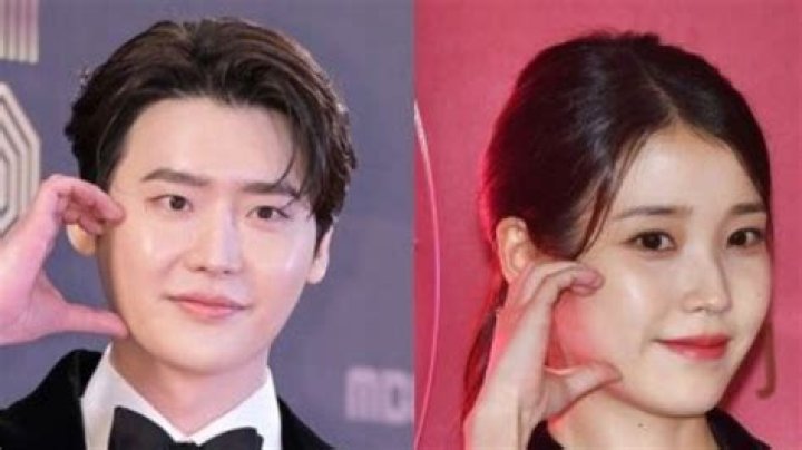 
Lee Jong-suk compares his girlfriend IU to his on-screen crush Kang Dan-i from Romance is a Bonus Book 