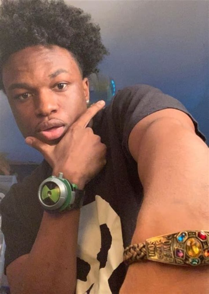 Lenarr Young Height, Weight, Net Worth, Age, Birthday, Wikipedia, Who, Nationality, Biography