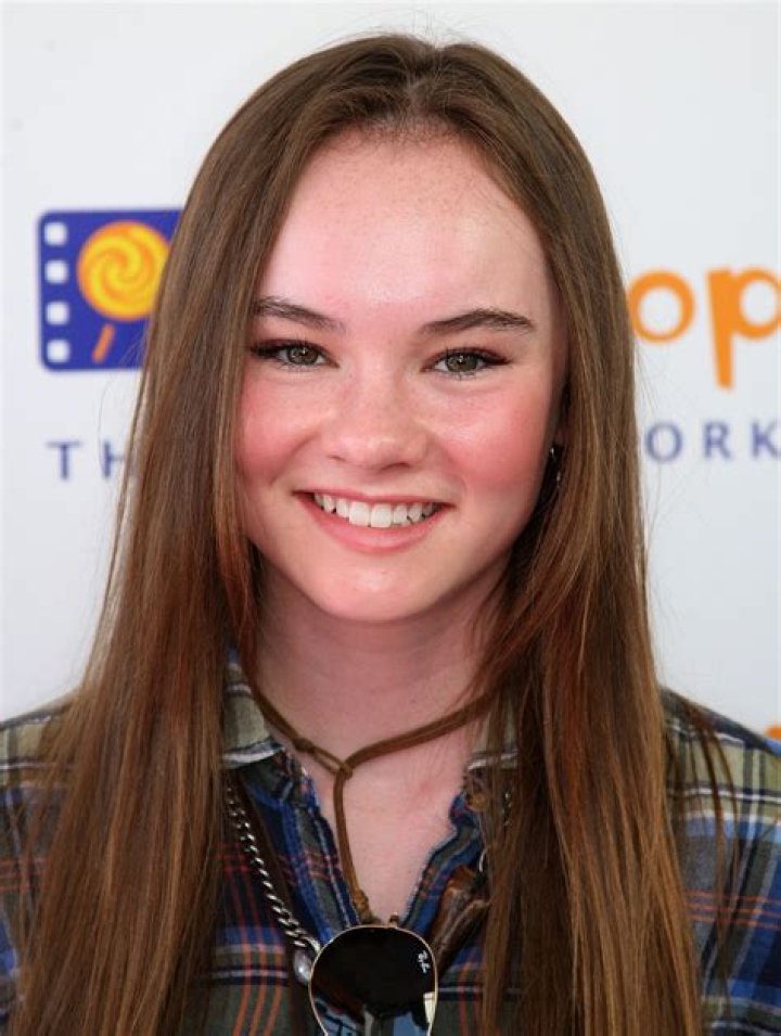 Madeline Carroll Height, Weight, Net Worth, Age, Birthday, Wikipedia, Who, Nationality, Biography