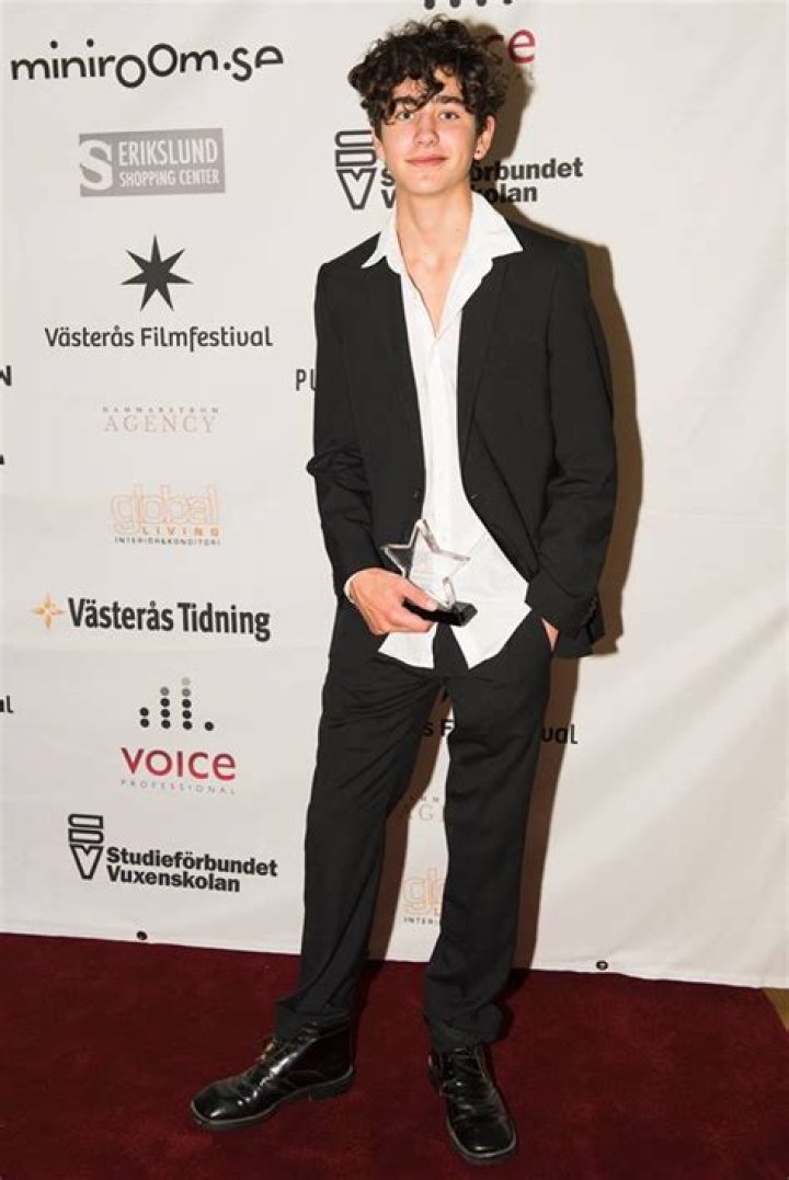 
Malte Gardinger Height, Age – How Old Tall Is The Actor? 