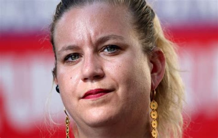 
Mathilde Panot Height, Weight, Net Worth, Age, Birthday, Wikipedia, Who, Nationality, Biography 