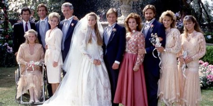 Meet Beatrice Minns, Johnny Flynn’s Wife