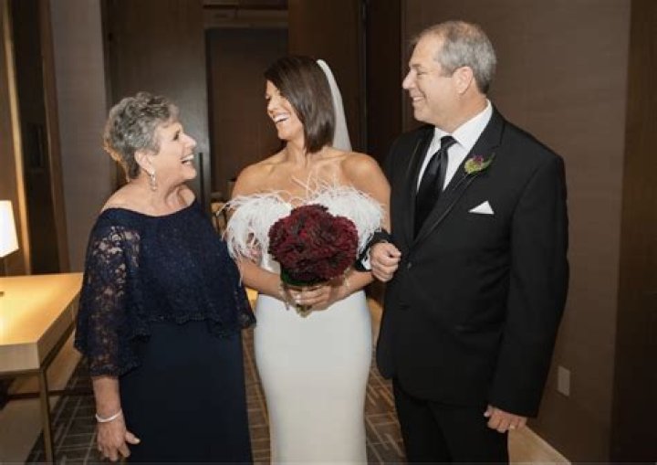 Meet Dana Jacobson Husband Sean Grande: How Rich Is The CBS Sports Reporter In 2022?