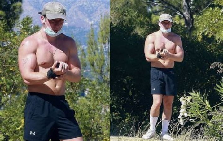 
Mitchell White Height, Weight, Net Worth, Age, Birthday, Wikipedia, Who, Nationality, Biography 