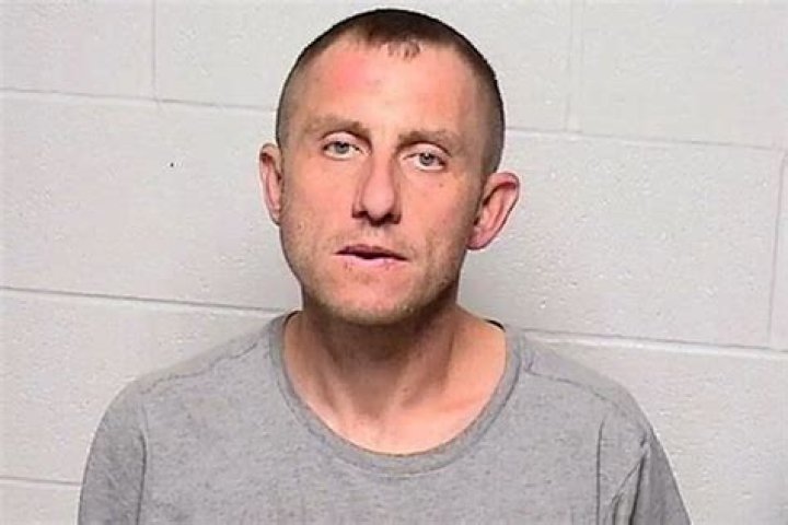 
Murder-Suicide in Chicago Leaves Family of 5 Dead, Including Two Children, Ages 4 and 6 