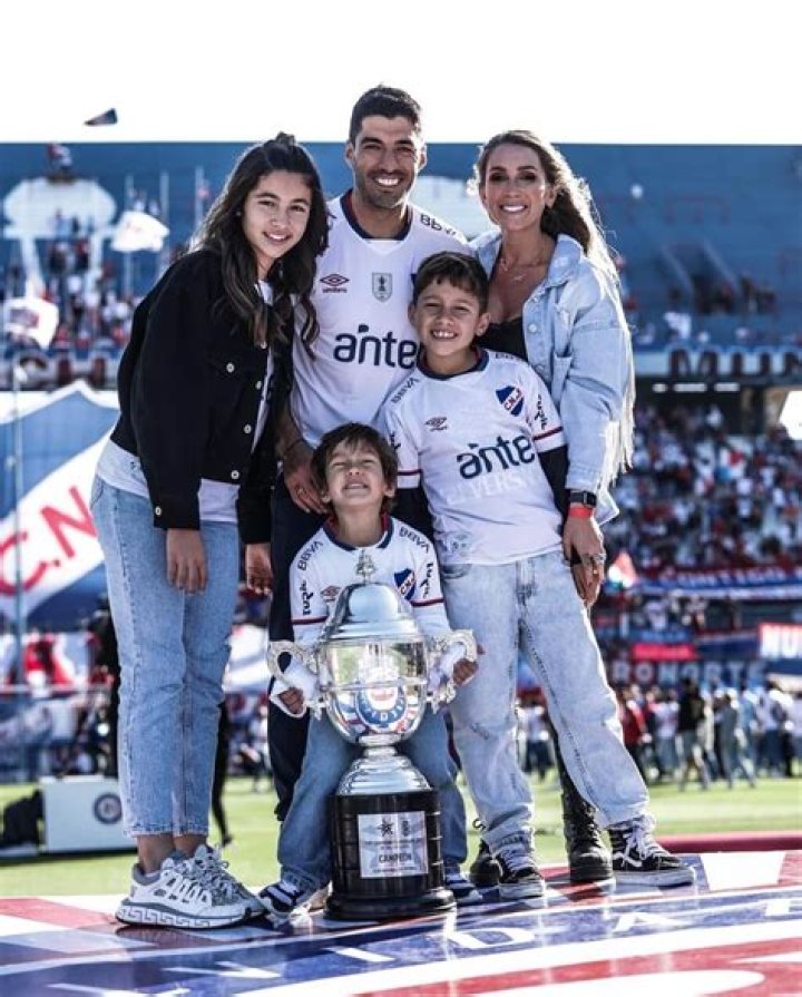 
Orian Suarez Height, Weight, Net Worth, Age, Birthday, Wikipedia, Who, Nationality, Biography 