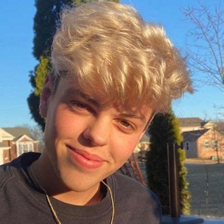 
Owen Cusac Height, Weight, Net Worth, Age, Wiki, Who, Instagram, Biography 