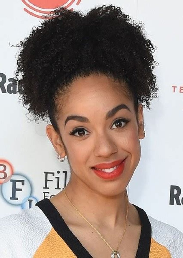 
Pearl Mackie Height, Weight, Net Worth, Age, Birthday, Wikipedia, Who, Nationality, Biography 
