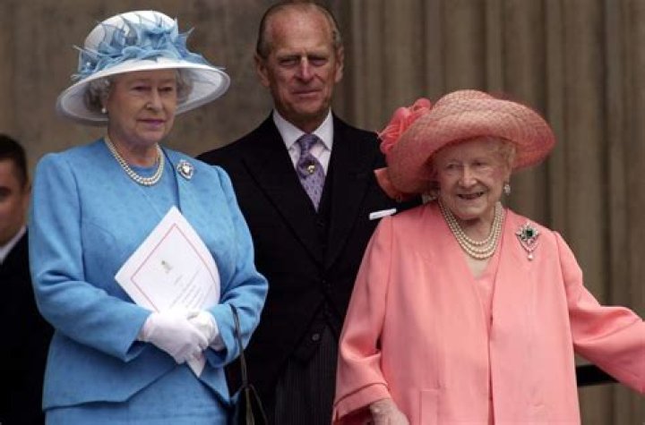 
Prince Charles Proclaimed Britain’s King Immediately After News of Queen Elizabeth’s Death 