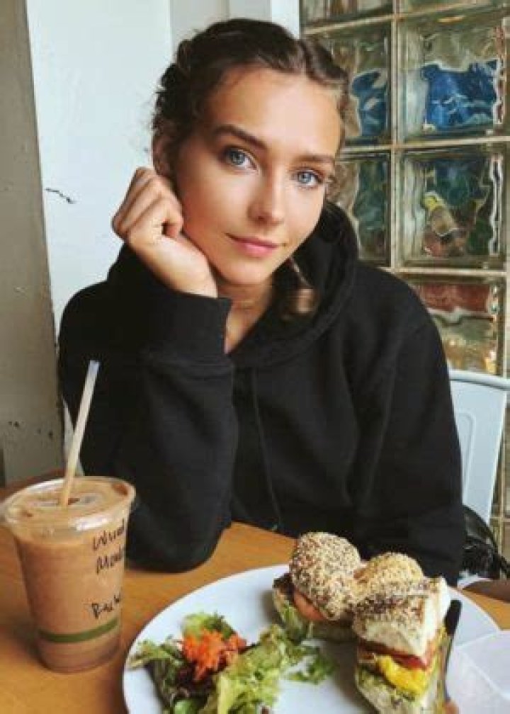 Rachel Cook Height, Weight, Net Worth, Age, Birthday, Wikipedia, Who, Nationality, Biography
