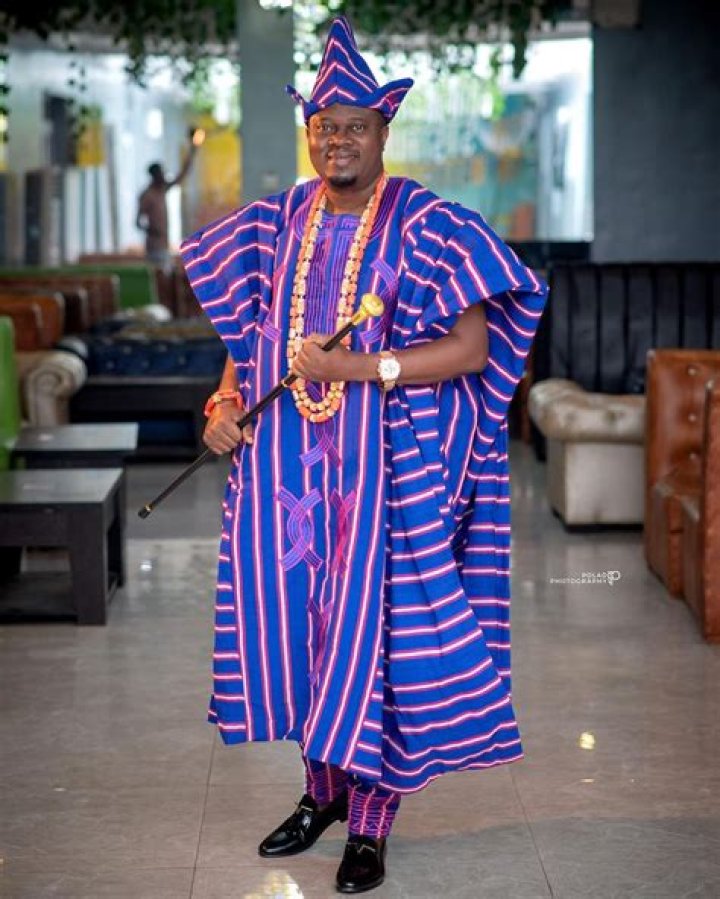 
Reactions As Yoruba Actor, Muyiwa Ademola Drops Lovely Pictures On Set As He Appears In Sheik Attire 
