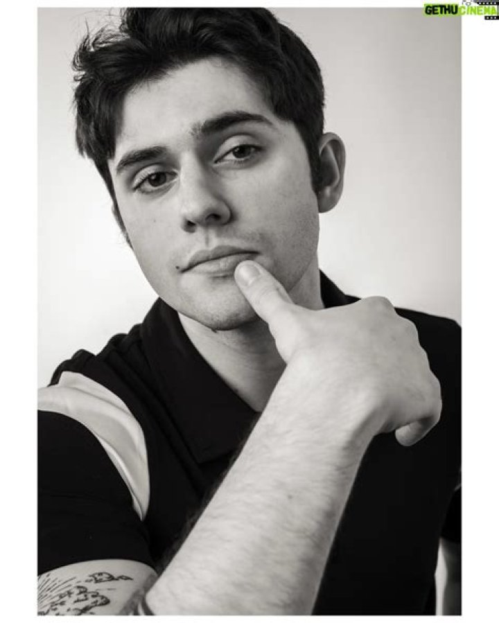 Rhys Matthew Bond Height, Weight, Net Worth, Age, Birthday, Wikipedia, Who, Nationality, Biography