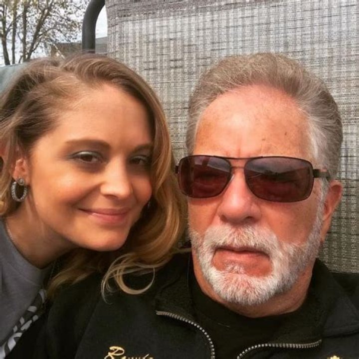 Ronnie Mund is Married to Wife: Stephanie Carney. Kids.