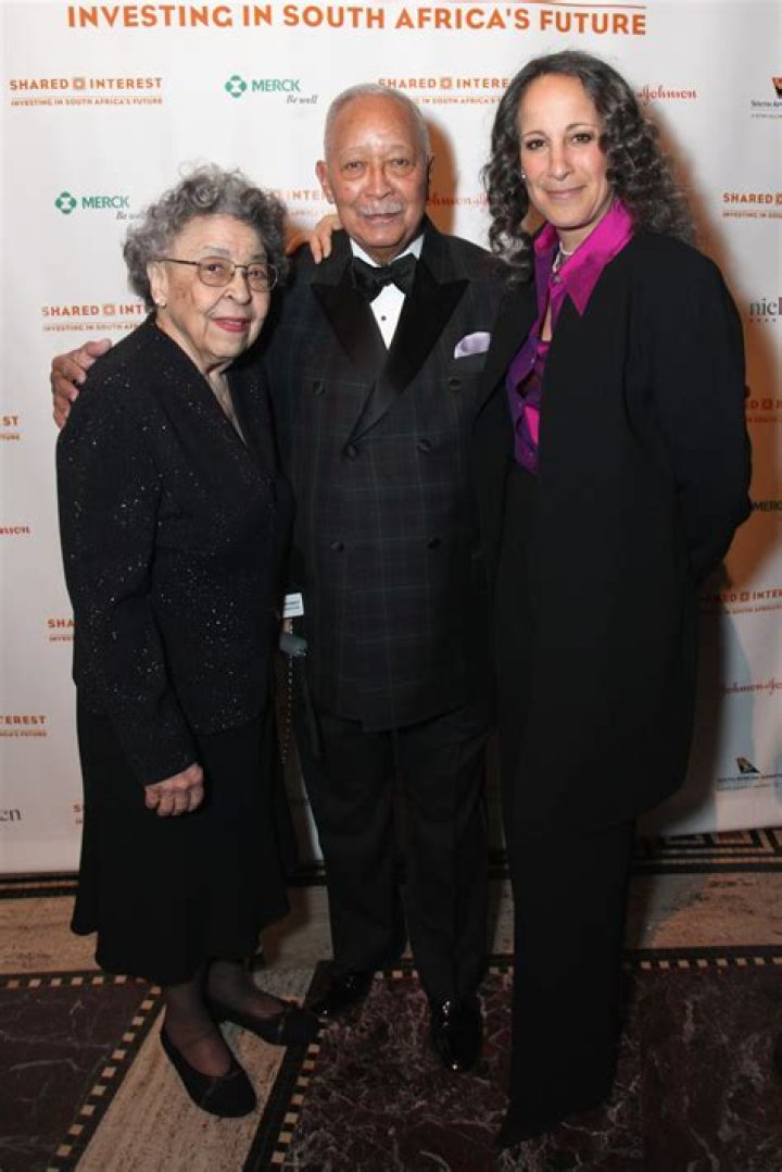 Shari Belafonte Height, Weight, Net Worth, Age, Birthday, Wikipedia, Who, Nationality, Biography