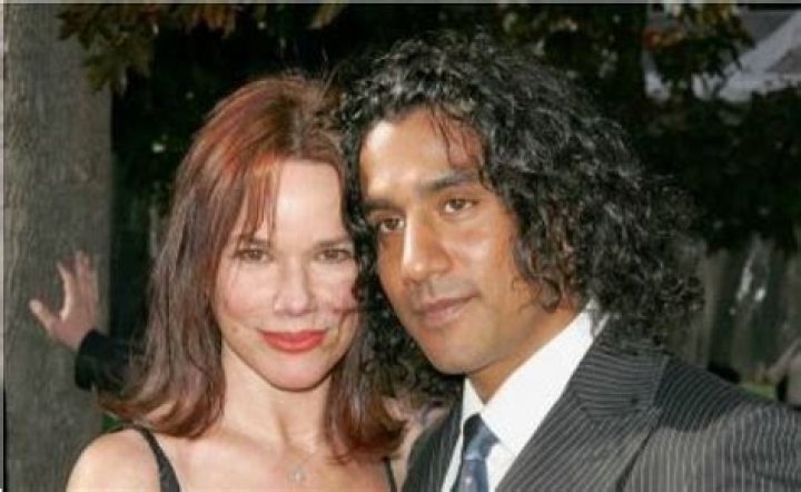 
Son Of Naveen Andrews Dating An Older Married Woman 