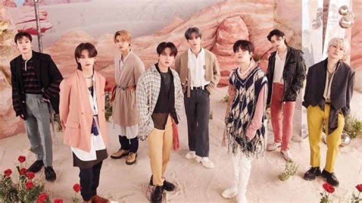 
Stray Kids announce the release of their 1st Japanese album in February 