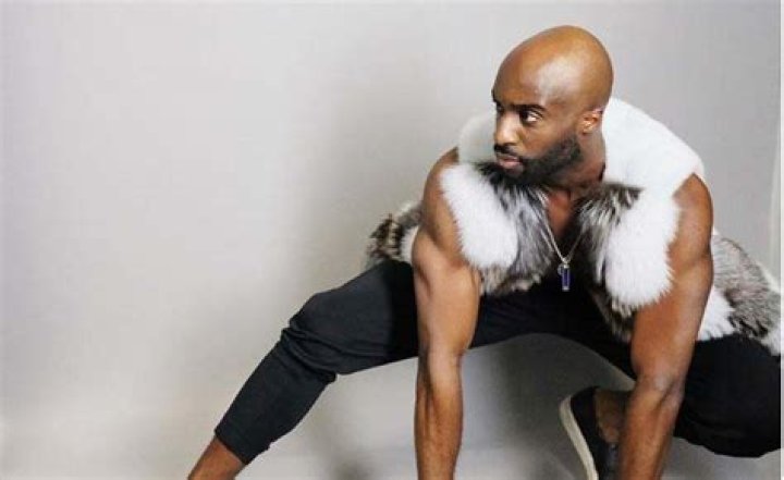 
Toby Onwumere Height, Weight, Net Worth, Age, Birthday, Wikipedia, Who, Nationality, Biography 