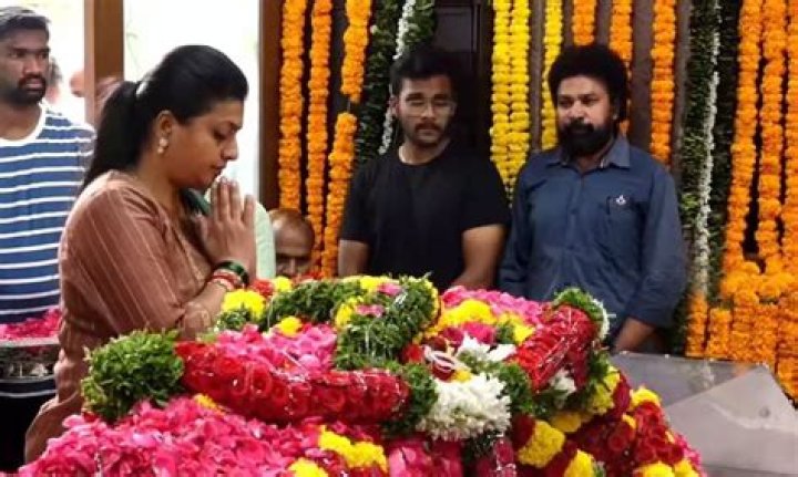 
Tollywood Actor Krishnam Raju Passed Away At 82, Death Reason & Cremation 