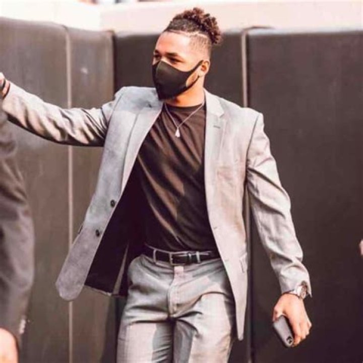 
Tracin Wallace Height, Weight, Net Worth, Age, Birthday, Wikipedia, Who, Nationality, Biography 