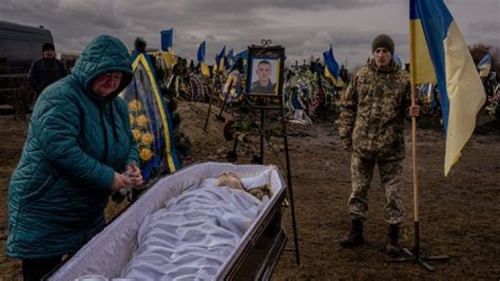 
Ukrainian Tiktoker Yelizaveta Lizzy Lysova is Viral As The Teen Documents Her Life During The Ukraine-Russia Conflict 