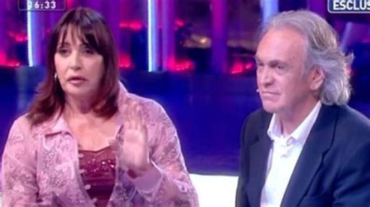 
Viola Valentino Figli With Husband Riccardo Fogli – Does She Have A Disease? 