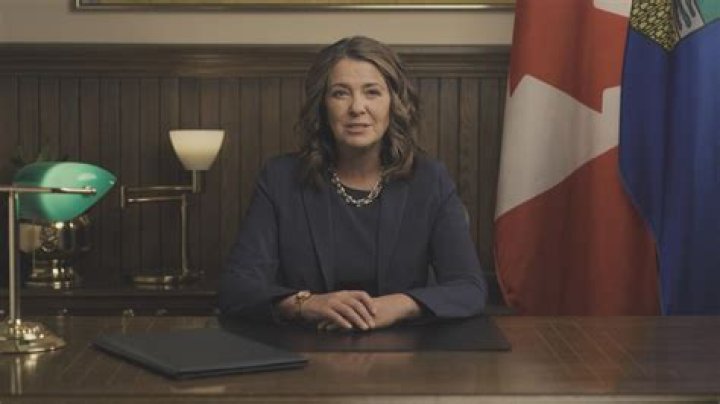 
What You Should Know About British TV Personality Louise Thompson Illness And Health 