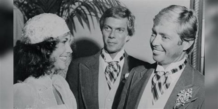 Where is Karen Carpenter’s husband Thomas James Burris today? His wiki, net worth, death, obituary, still alive