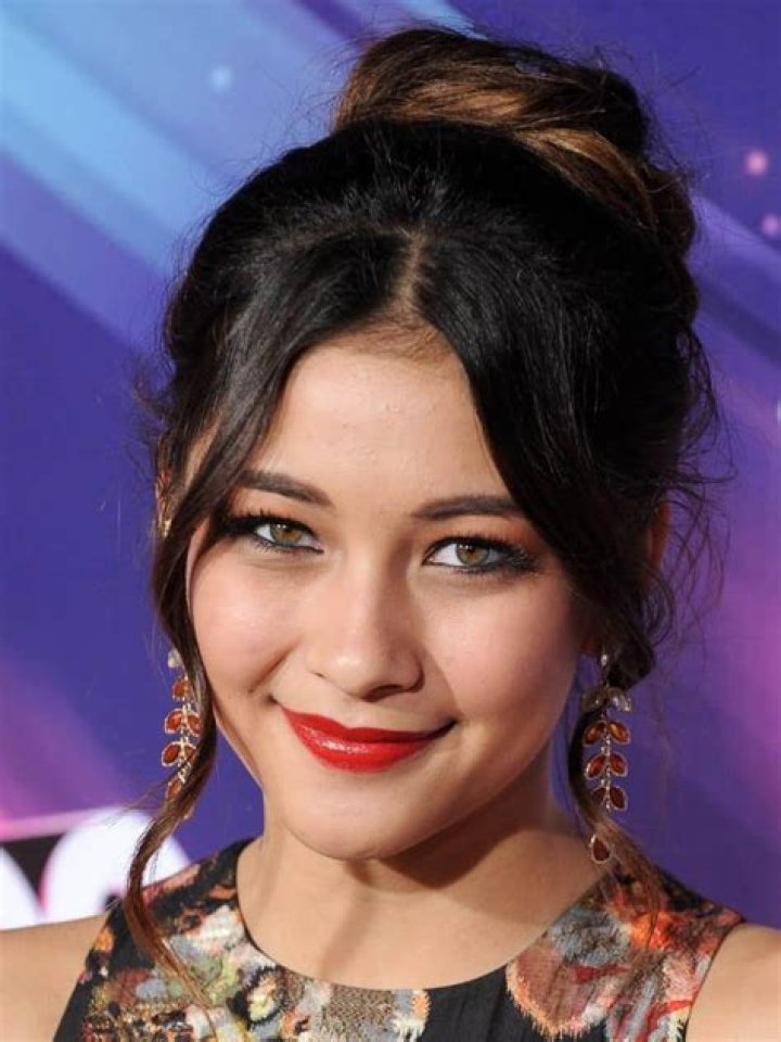 Where is Lulu Antariksa from? Ethnicity, Husband, Measurements