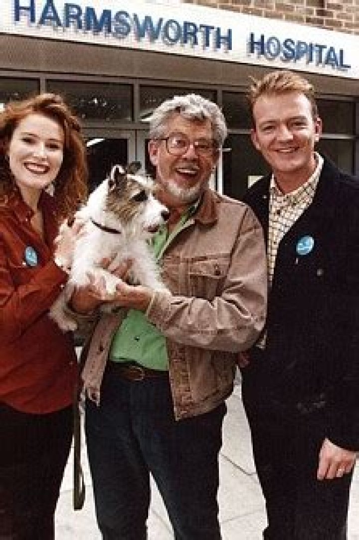 
Where Is Lynda Bryans Now? Rolf Harris Animal Hospital Co-Worker – Husband And Children 2022 