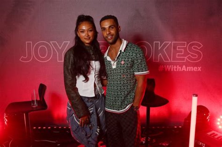 Who Are Joy Crookes’ Parents? Family Of British Singer-Songwriter