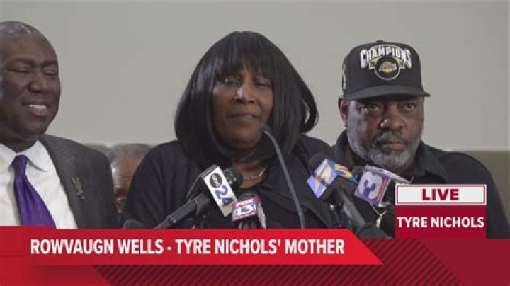 
Who Are Tyre Nichols Parents? Mother RowVaughn Wells And Father Rodney RowVaughn Wells 