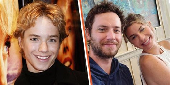 Who Is Actor Jeremy Sumpter Wife Elizabeth Treadway? Her Age, Net Worth & Parents