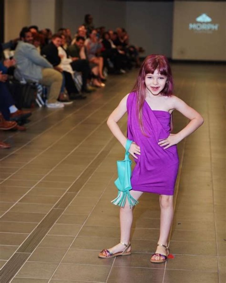 
Who Is Dee McMaher? 10-Year-Old Model Noella McMaher’s Mother Is Non-Binary 