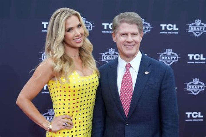 
Who Is Gracie Hunt’s Boyfriend? Everything About The Chiefs Heiress 