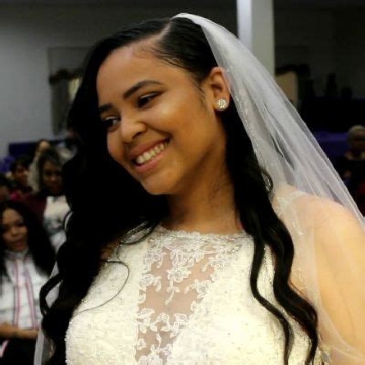 Who Is Jasmine Thomas? Meet Deshaun Thomas Wife And Son