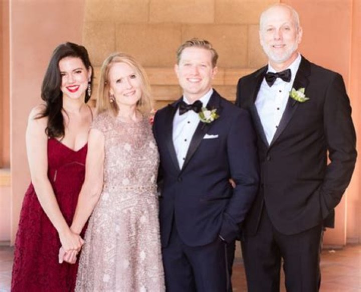 Who Is Lydia Moynihan New York Post Father? Journalist Age and Twitter Biography