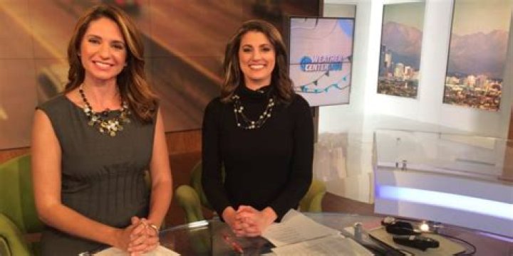 
Who is Mike Bettes’ wife Allison Chinchar from “Weather Channel”? Her Bio: Married, Net Worth, Salary, Baby, Age, Height 