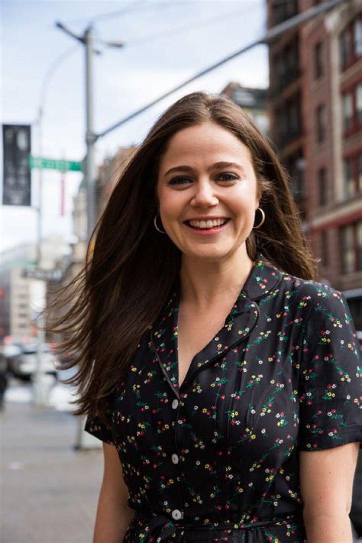 Who is Molly Gordon? How old is she? Age, Measurements