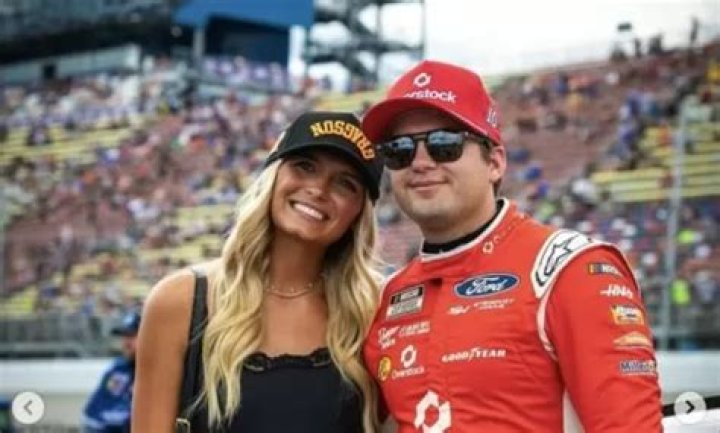 Who Is Noah Gragson Girlfriend In 2022? NASCAR Racer Parents And Family