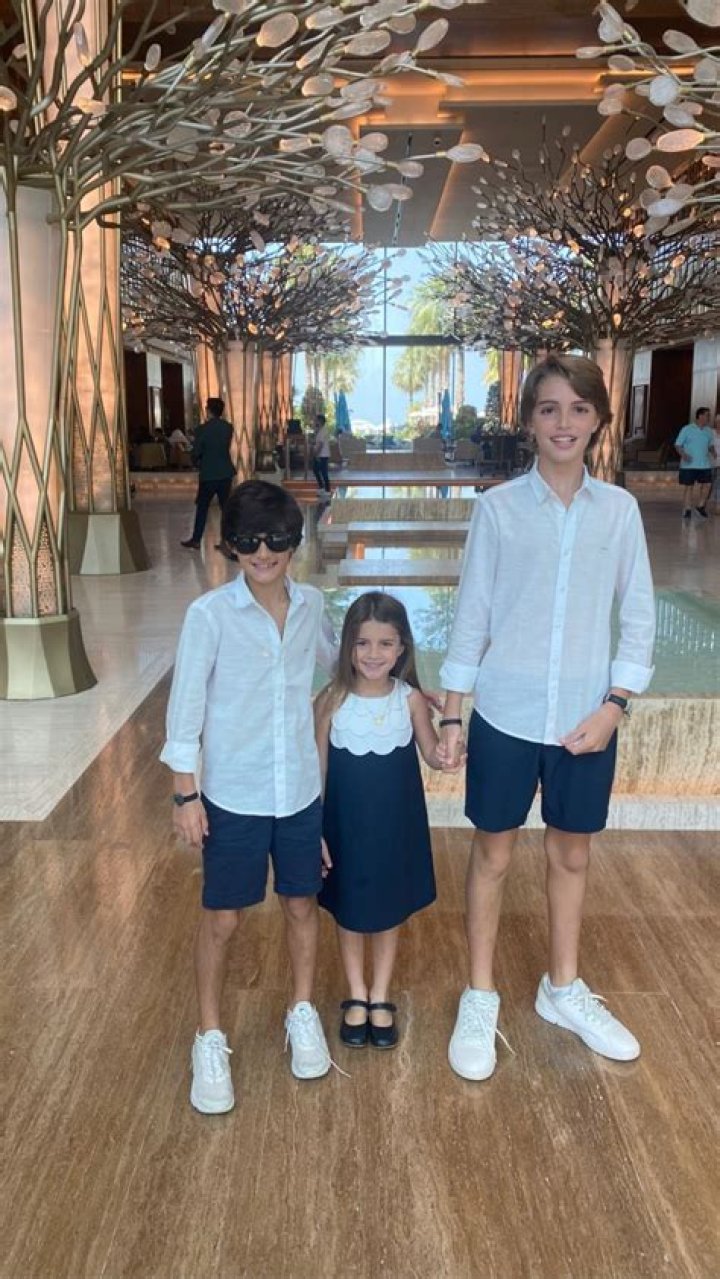 
Who Is Stephen Maguire Wife Sharon Maguire? Age Gap Children And Net Worth – No Bow Tie 