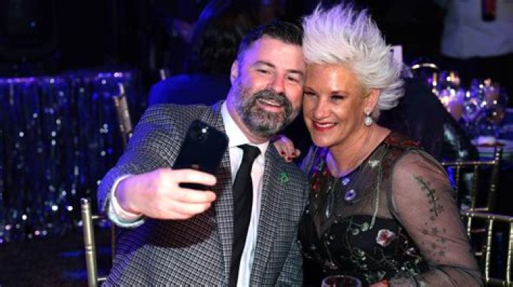 
Who Is Stuart Hutcheson, Linda Cardozo Husband? Wikipedia And Age 