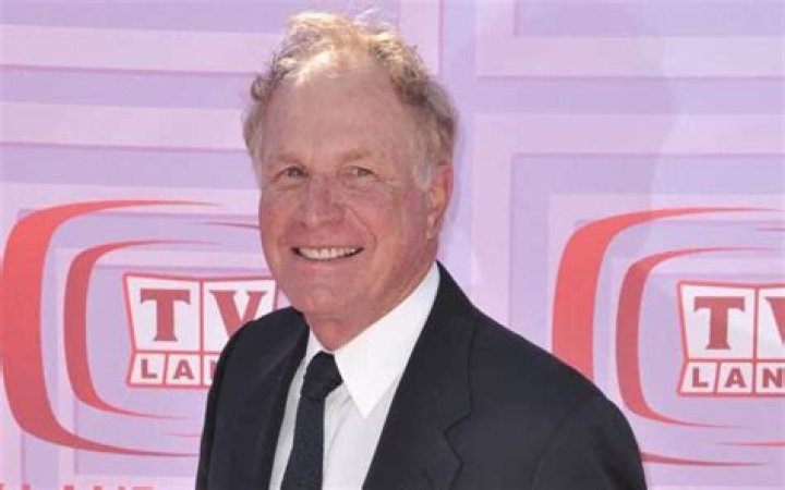 
Why did Wayne Rogers leave MASH? Death Cause, Net Worth 