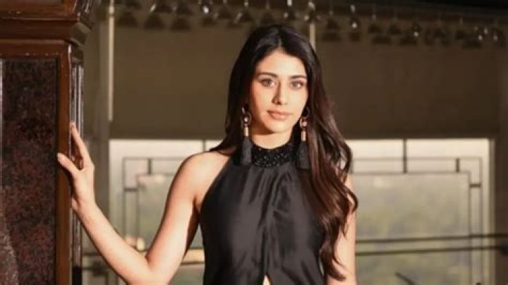 
Yusuf Hussain Height, Weight, Net Worth, Age, Birthday, Wikipedia, Who, Nationality, Biography 