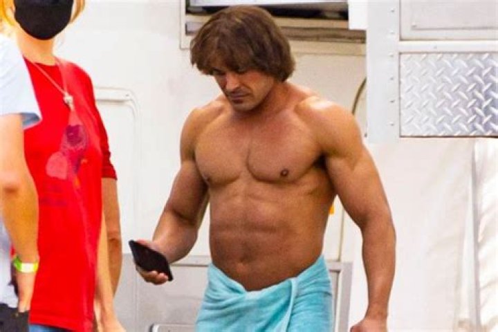 
Zac Efron Shows Off Muscles as Pro Wrestler Kevin Von Erich on Set of Movie ‘The Iron Claw’ 